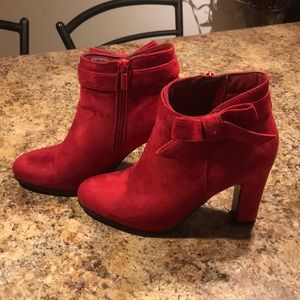 Impo red ankle boots with bow